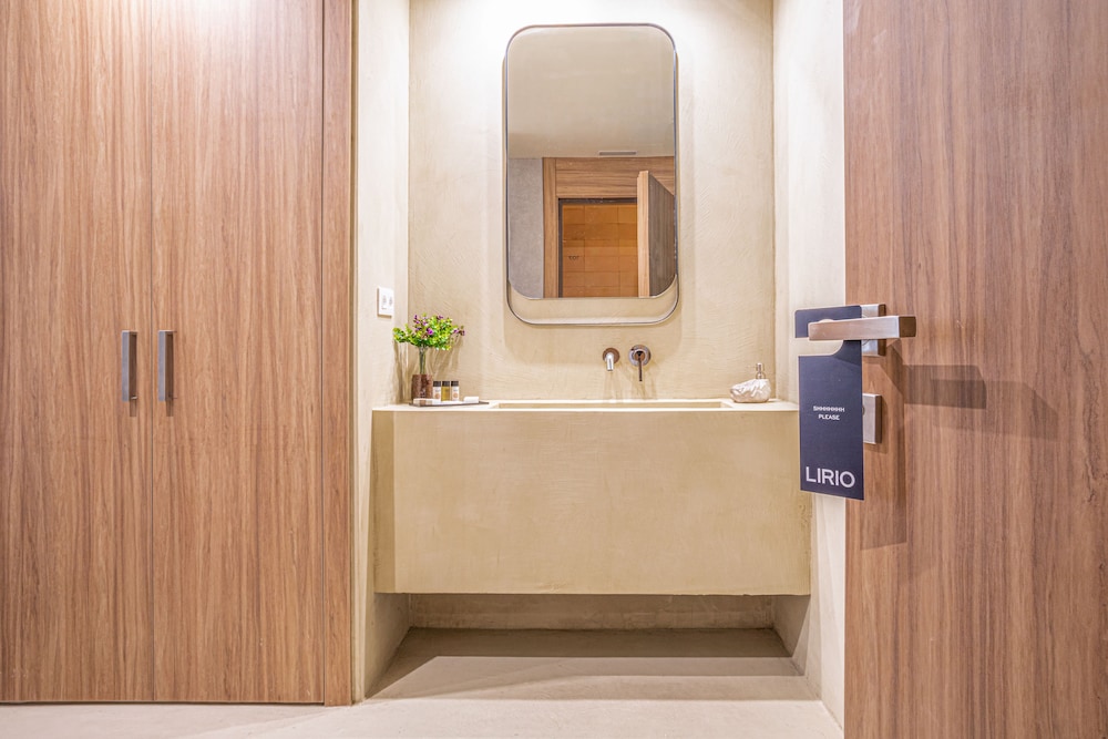 Casa Lirio Hotel Boutique 51/59