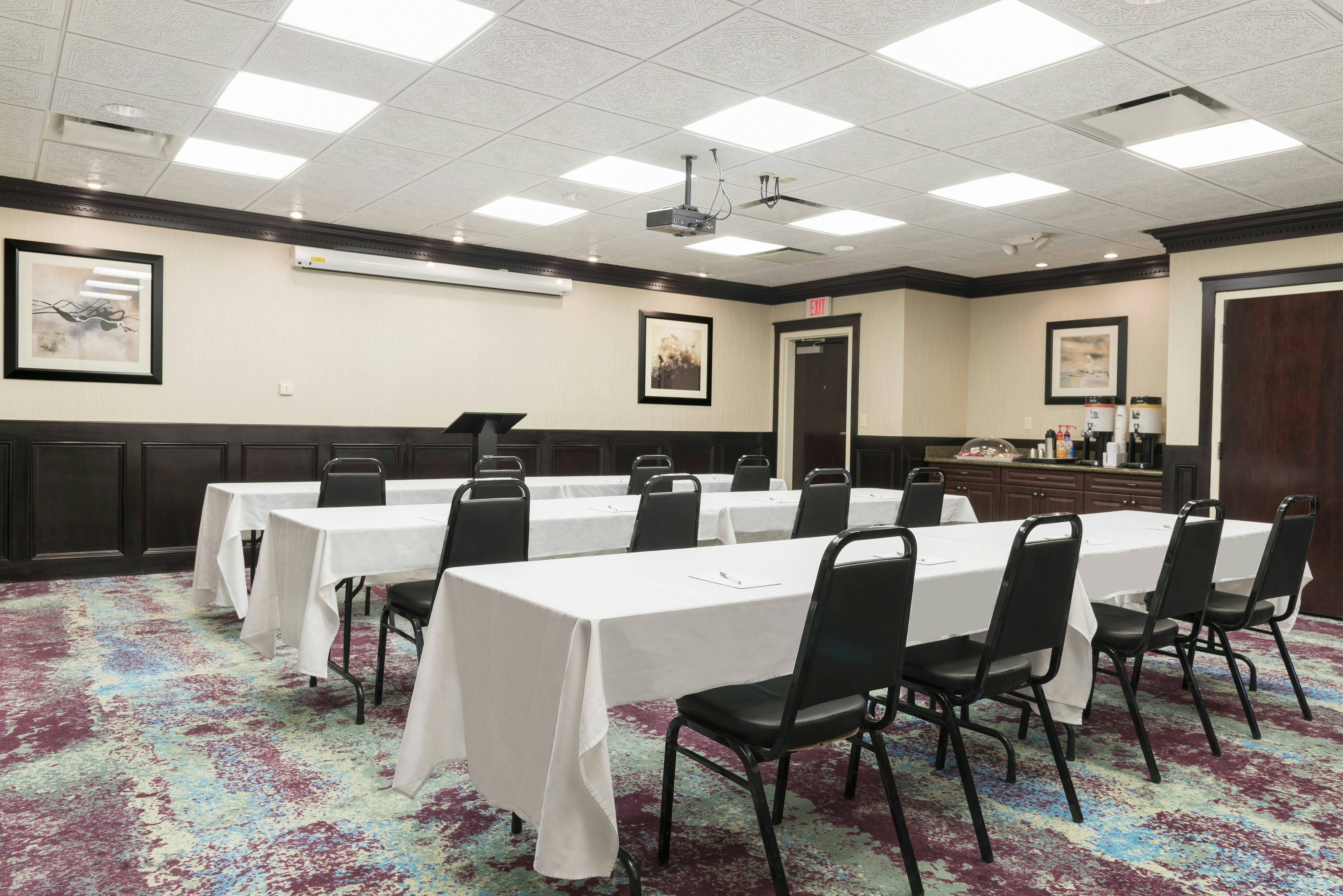 Hampton Inn Detroit/Roseville 16/20