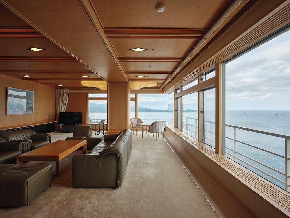 Hotel Urashima 35/55
