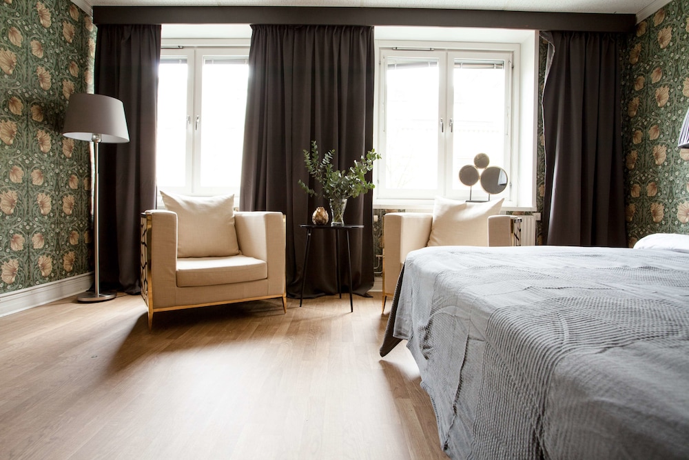 Centric Hotel 23/66