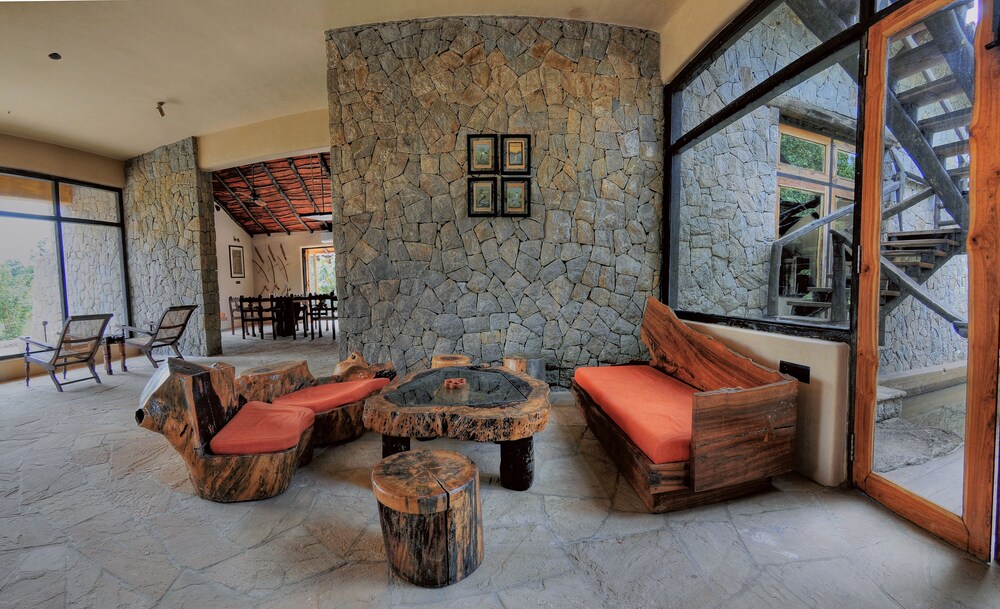 Kanha Earth Lodge 17/50