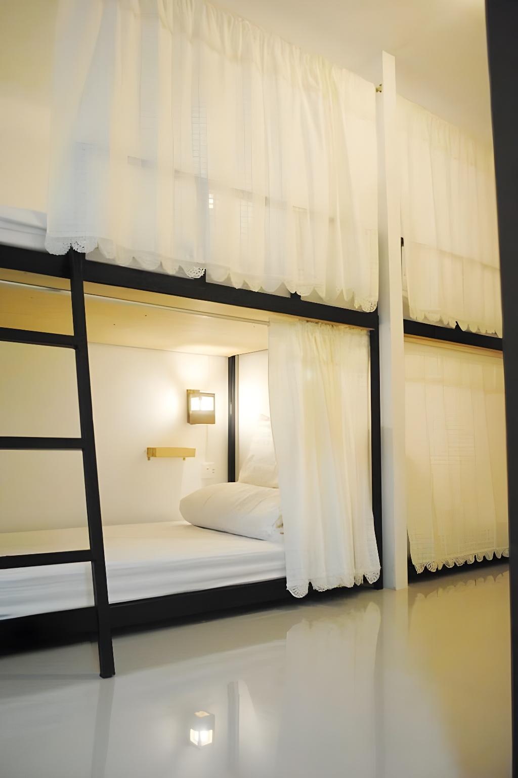 FEMALE DORM, 4 BEDS