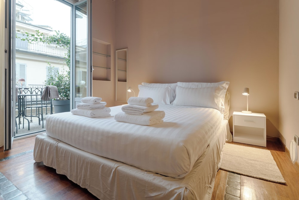 Brera Apartments In Duomo. 9/32