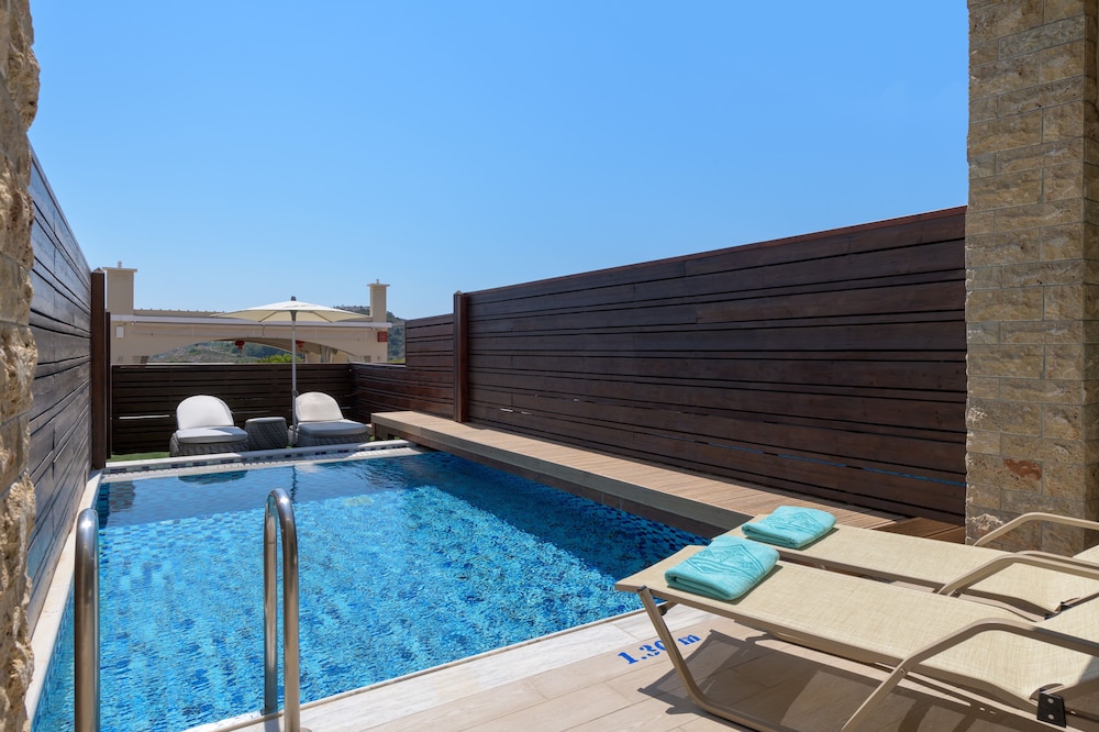 La Marquise Luxury Resort Complex 11/71