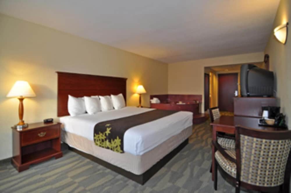 Gold Leaf Hotel of Dewey-Rehoboth Beach 12/47