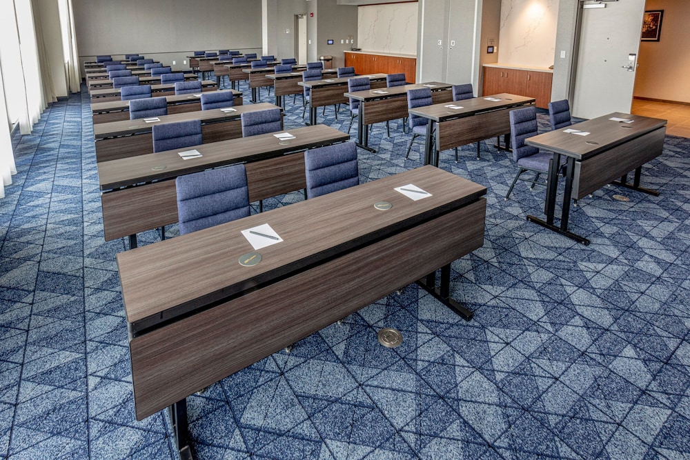 Courtyard by Marriott Rochester Downtown 28/33