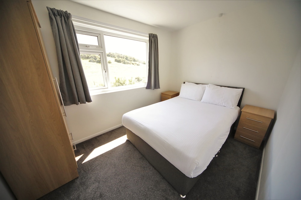 Ilfracombe Holiday Park 28/76