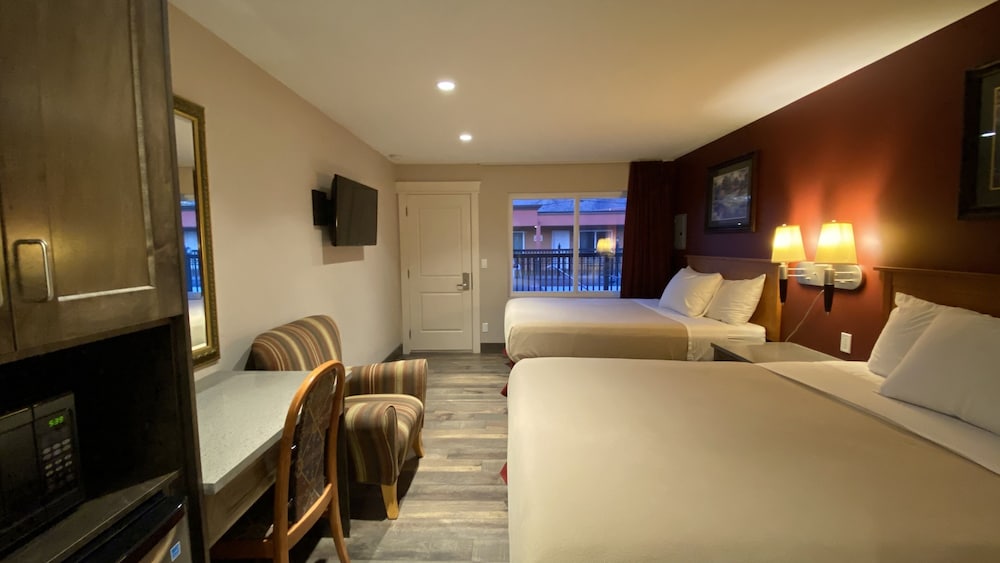 Sahara Courtyard Inn 13/70