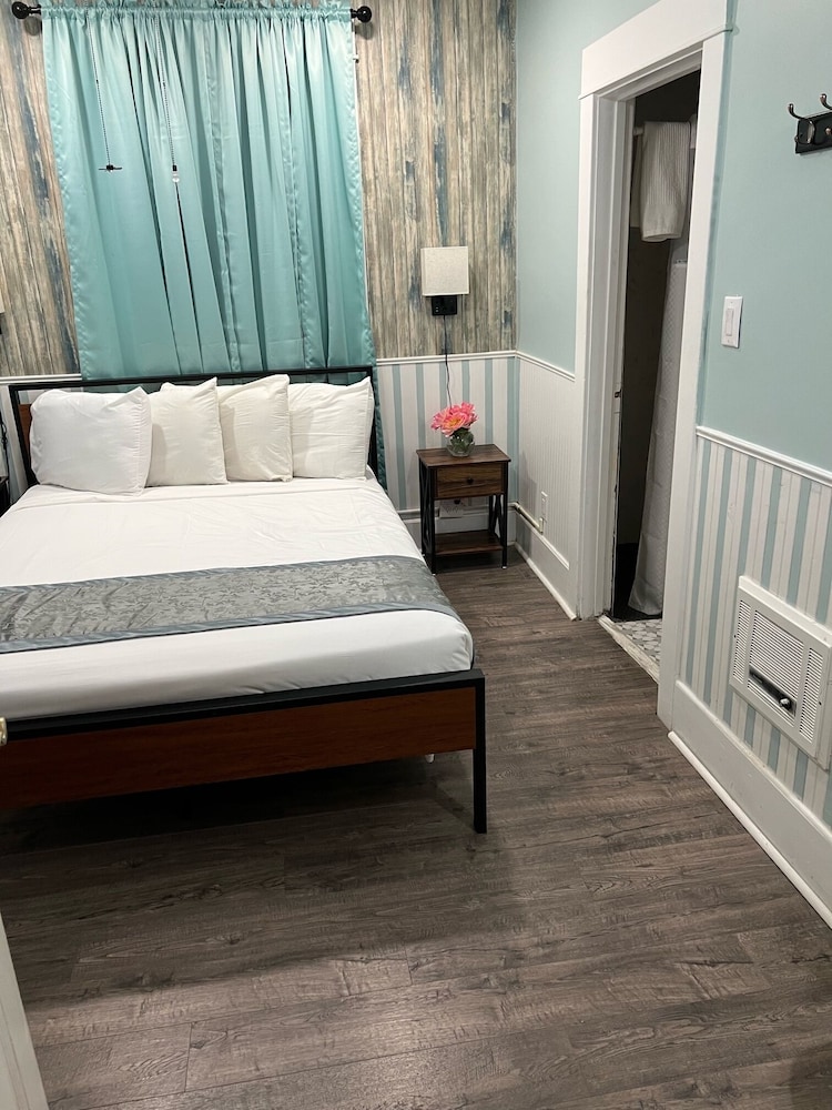 Americas Best Value Inn & Suites Royal Carriage 21/41
