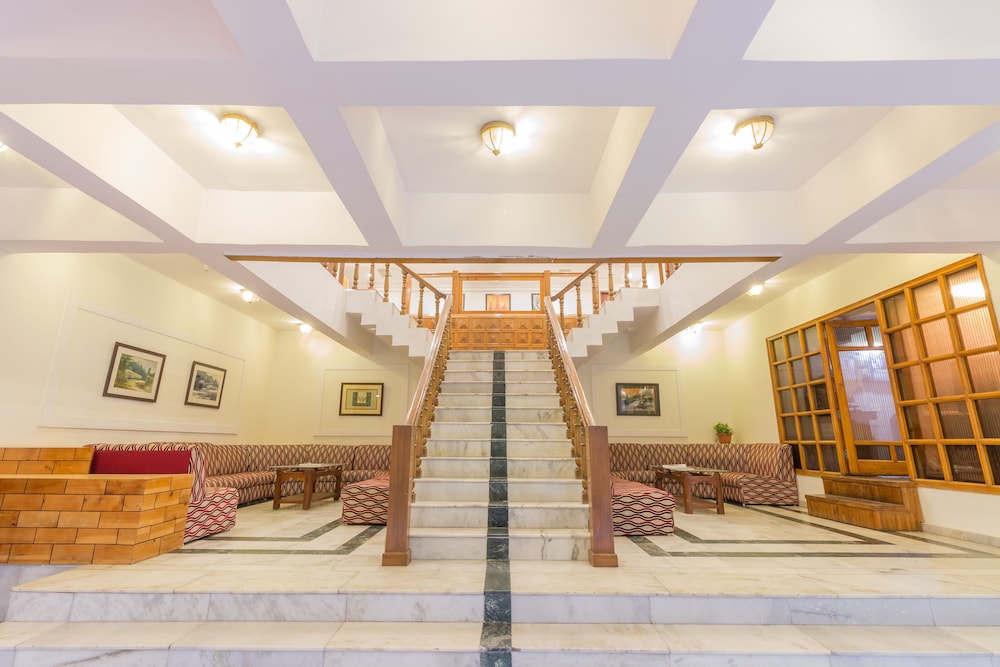 Golden Tulip Manali 11/92