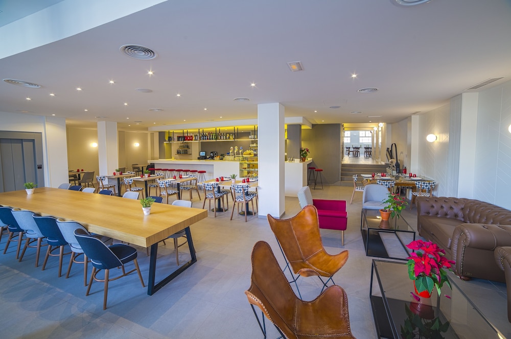Hotel Canitas Maite Gastronomico 32/38