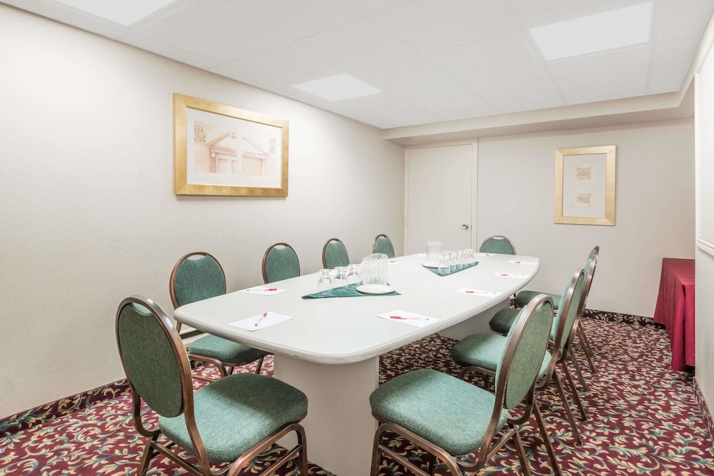 Ramada by Wyndham London 46/59