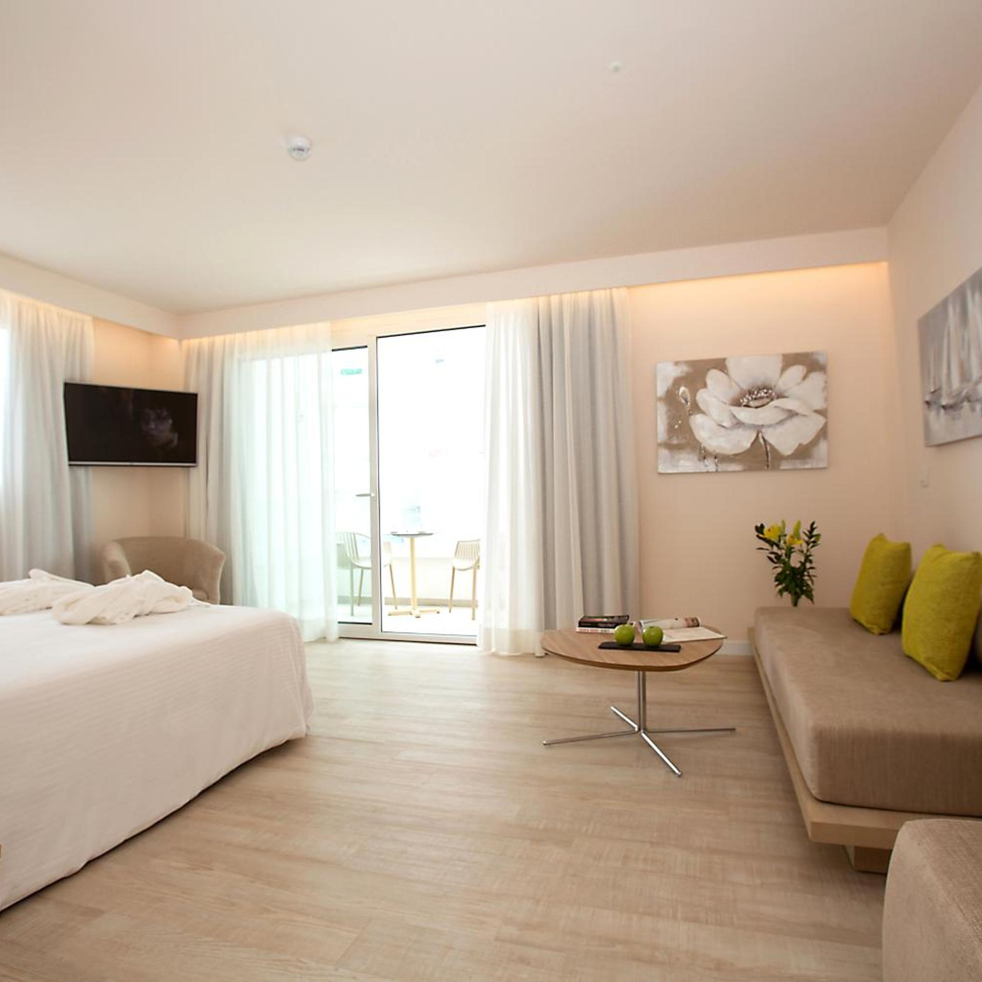 Junior Suite, Adult Only, Balcony, Hotel Sabina & Suites 3/4