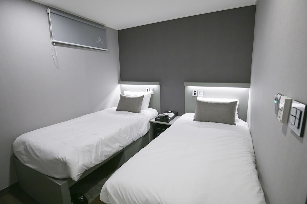 Philstay Myeongdong Station - Hostel 24/66