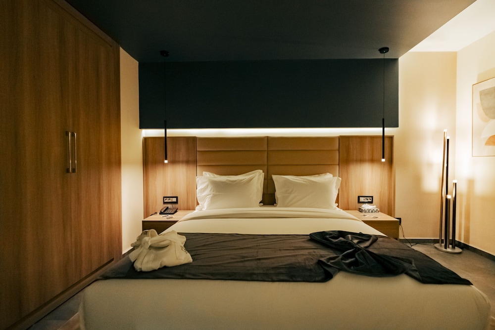 AD Hotel, Hydra 13/58