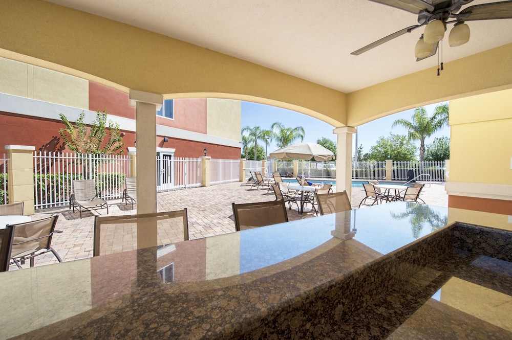 Holiday Inn Express and Suites Port St. Lucie West 32/50