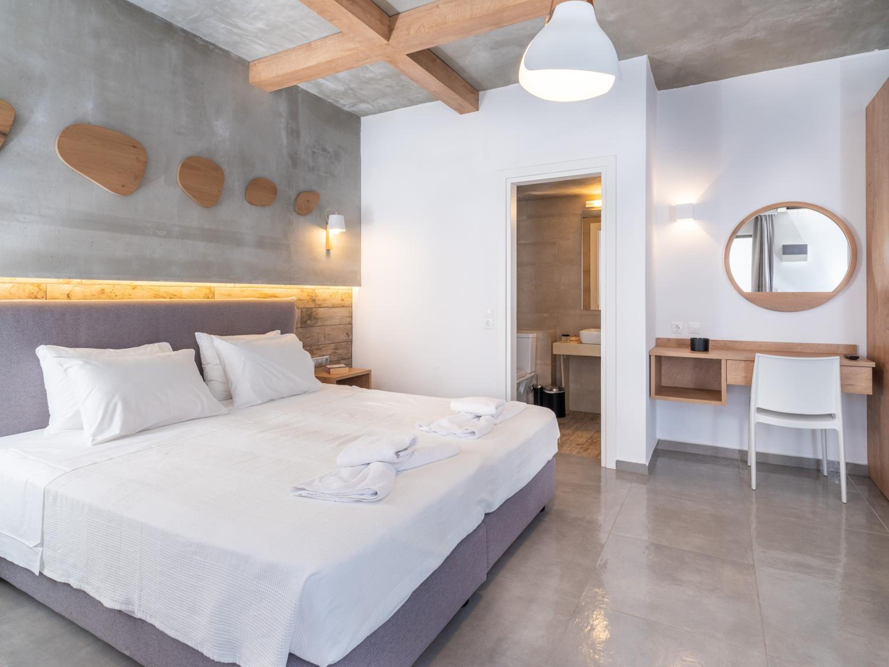 DOUBLE ROOM PLUS