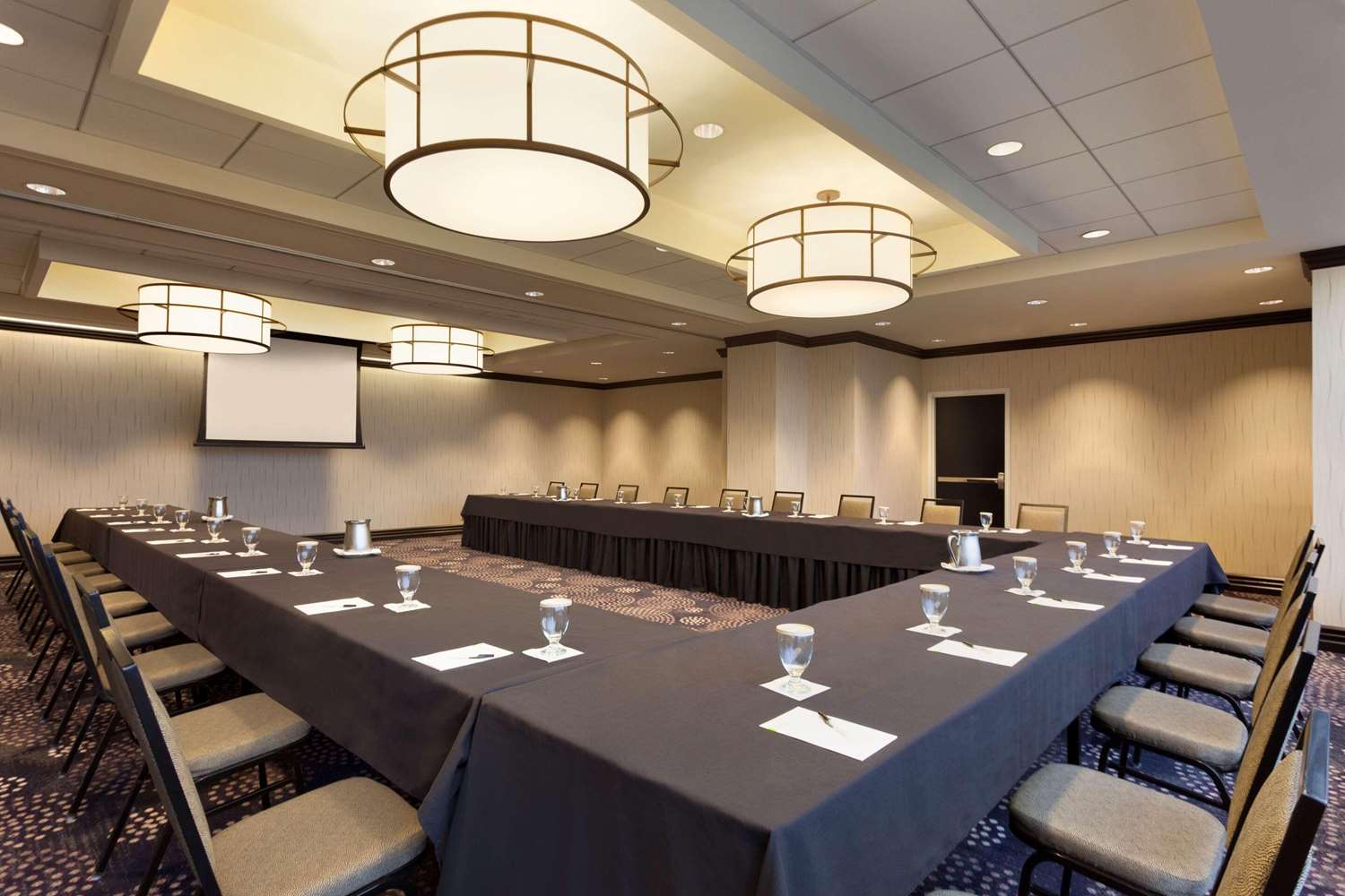 Radisson Blu Hotel Fargo 34/44