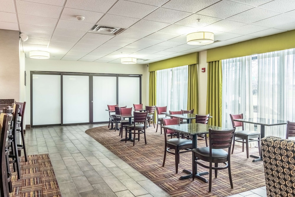 Hampton Inn Youngstown - North 65/80