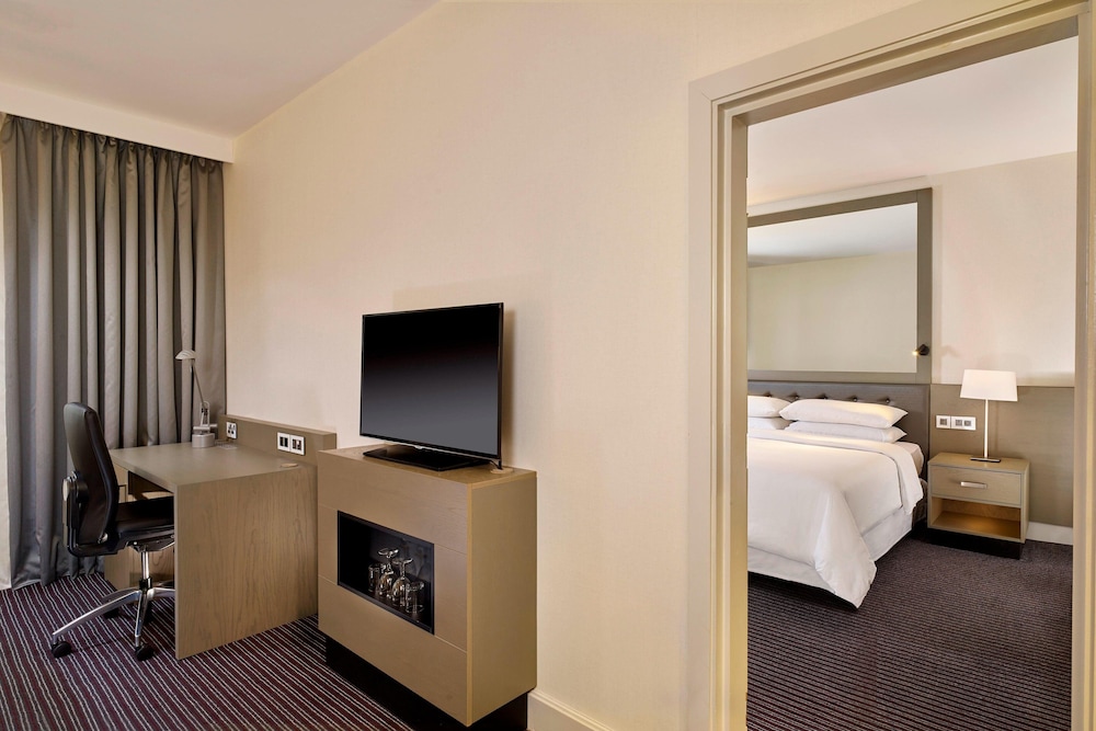 Sheraton Heathrow Hotel 36/38