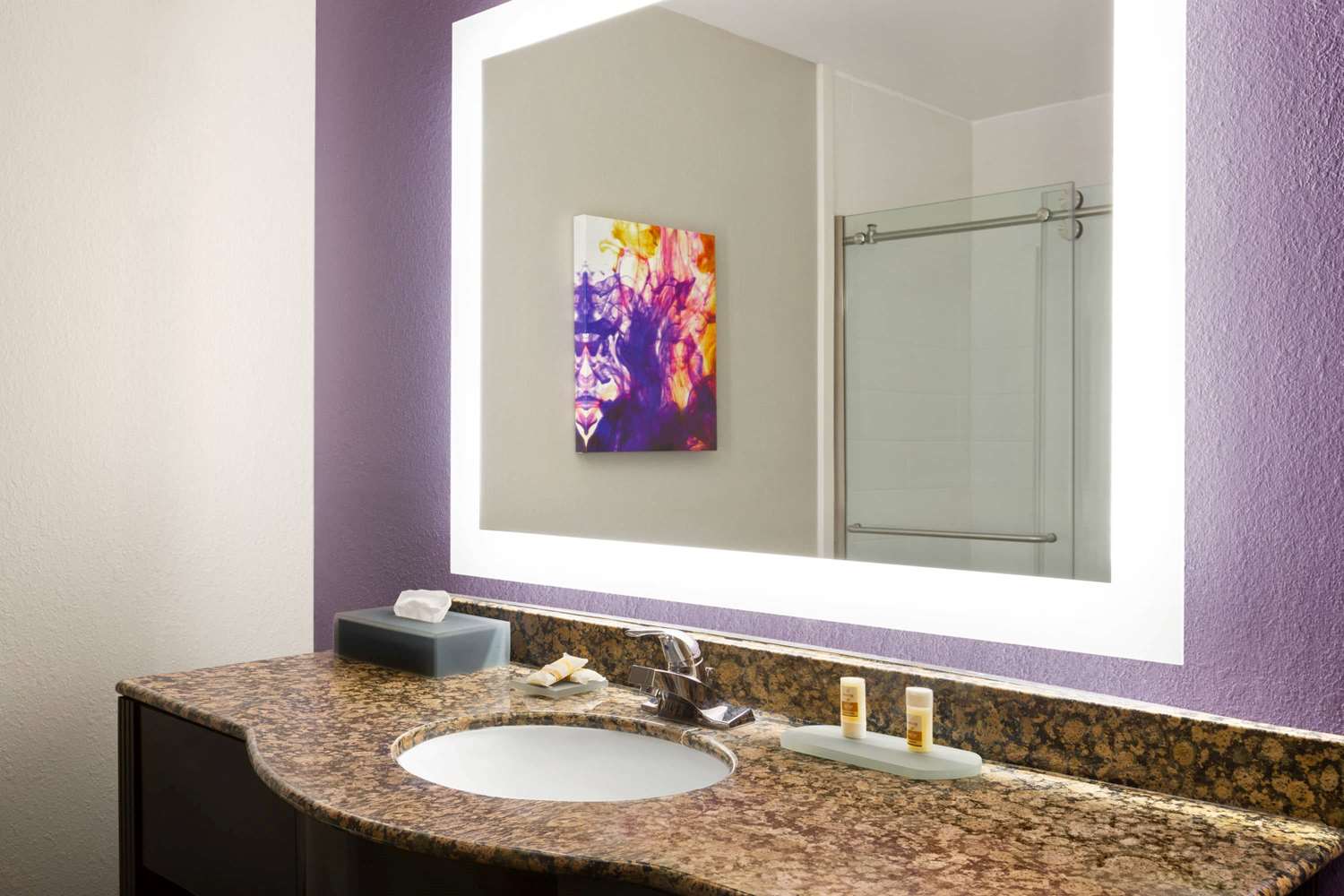 La Quinta Inn And Suites by Wyndham Lackawanna 37/39