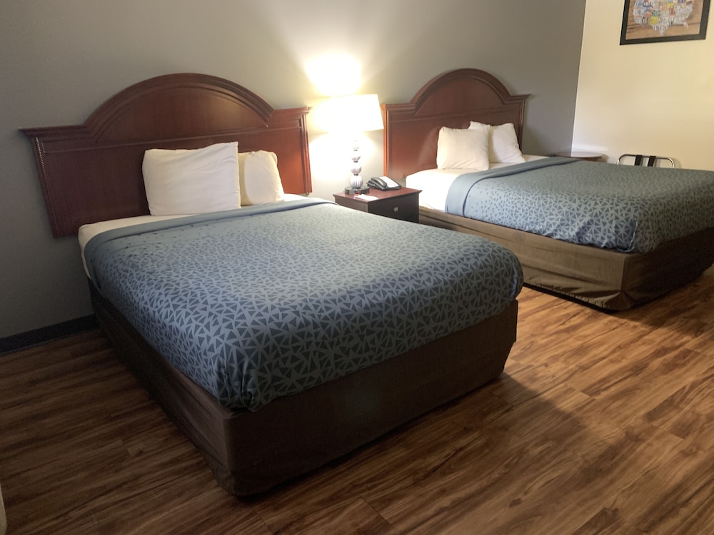 Econo Lodge Jefferson Hills Hwy 51 12/33