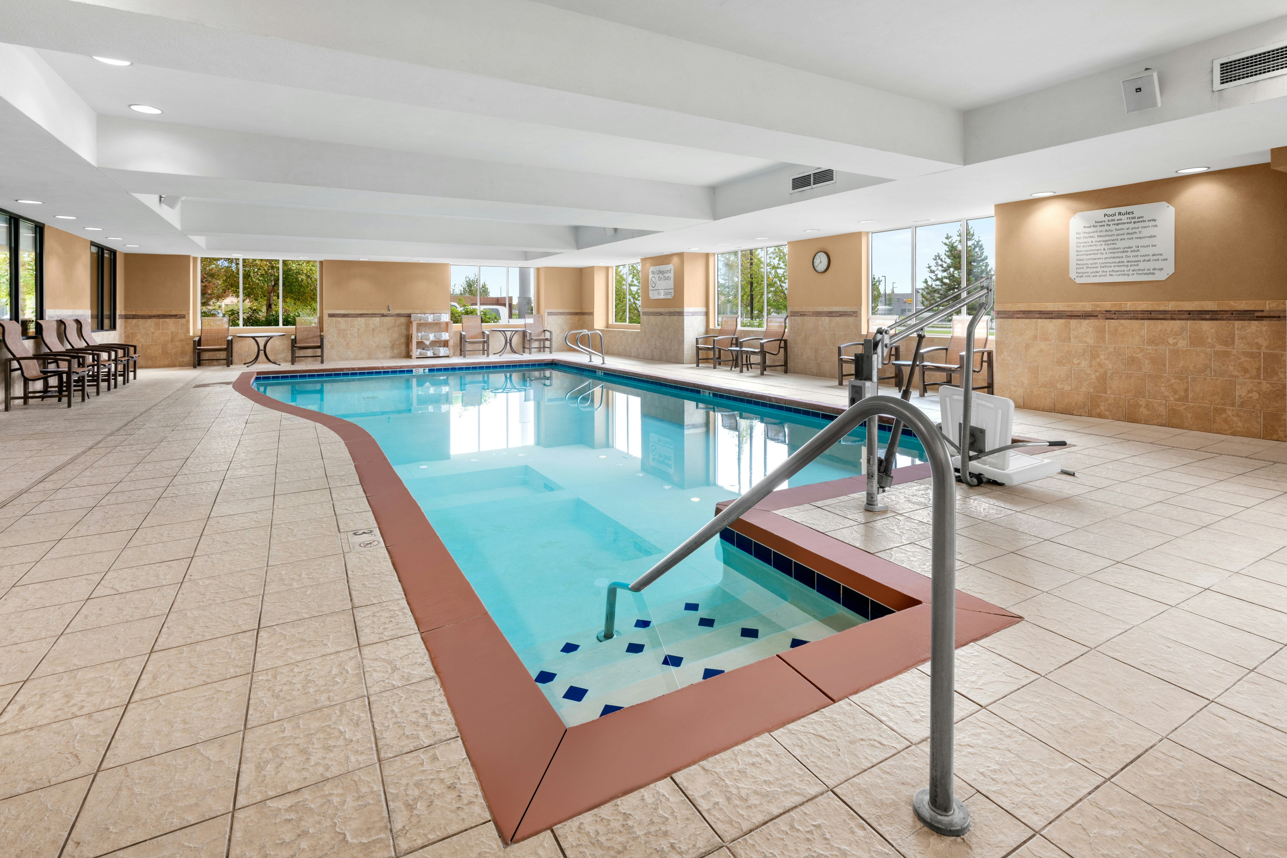 Hampton Inn and Suites Fairbanks 21/43