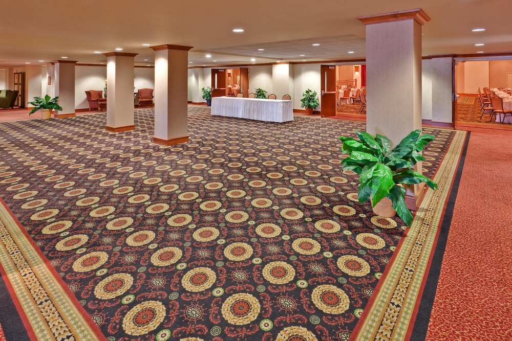 Holiday Inn Memphis University of Memphis 4/39