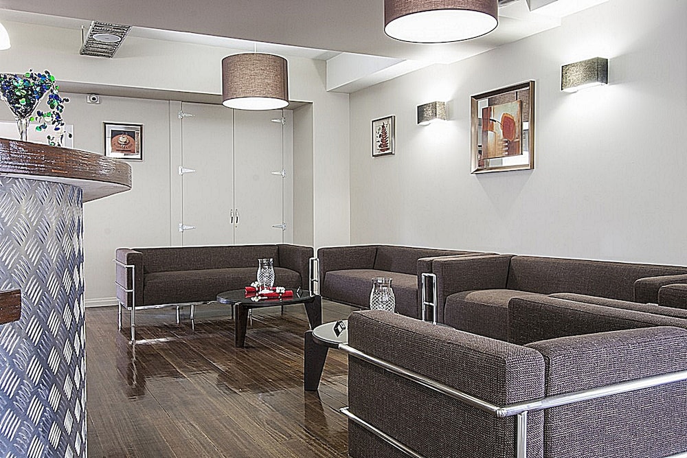 Ascotia Off Queen 47/65
