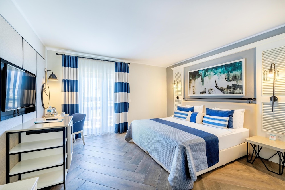 1 BEDROOM, PREMIUM