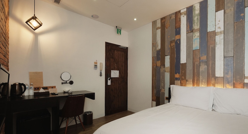 JOURNEY HOSTEL 27/68
