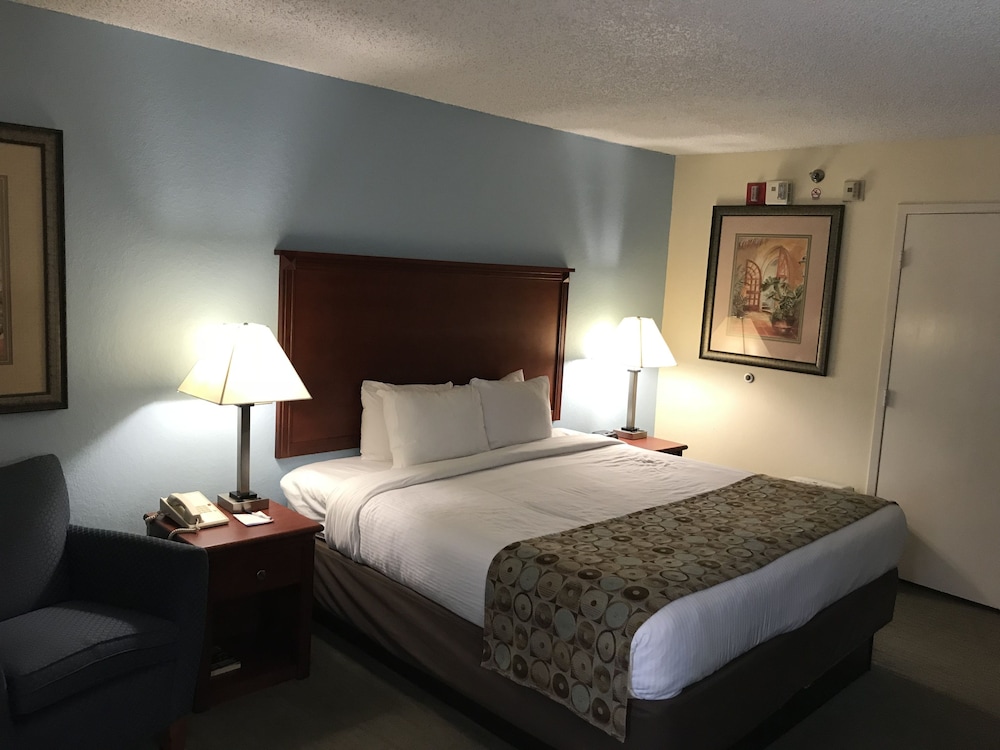 Baymont By Wyndham Gainesville I-75 20/46