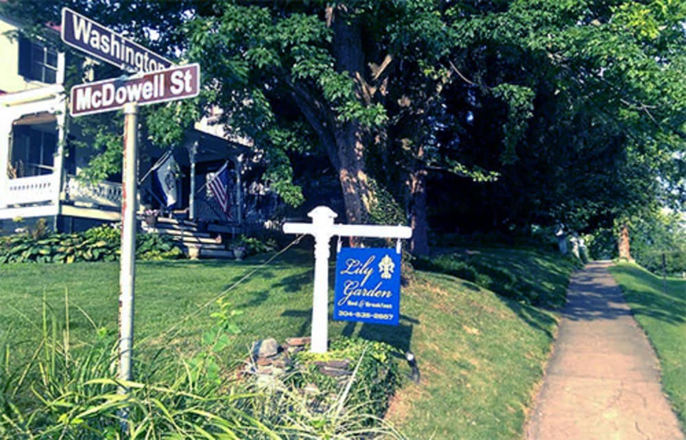 Lily Garden Bed and Breakfast 22/28