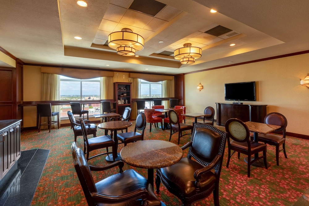 Wyndham Grand Oklahoma City Downtown 60/68