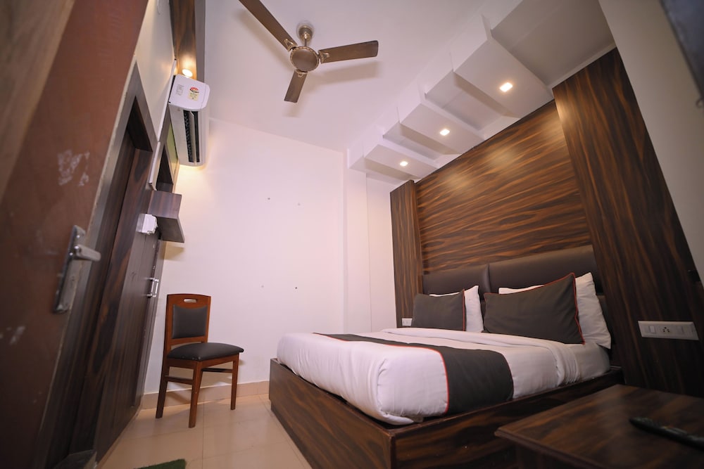 Hotel U. R. 12/40