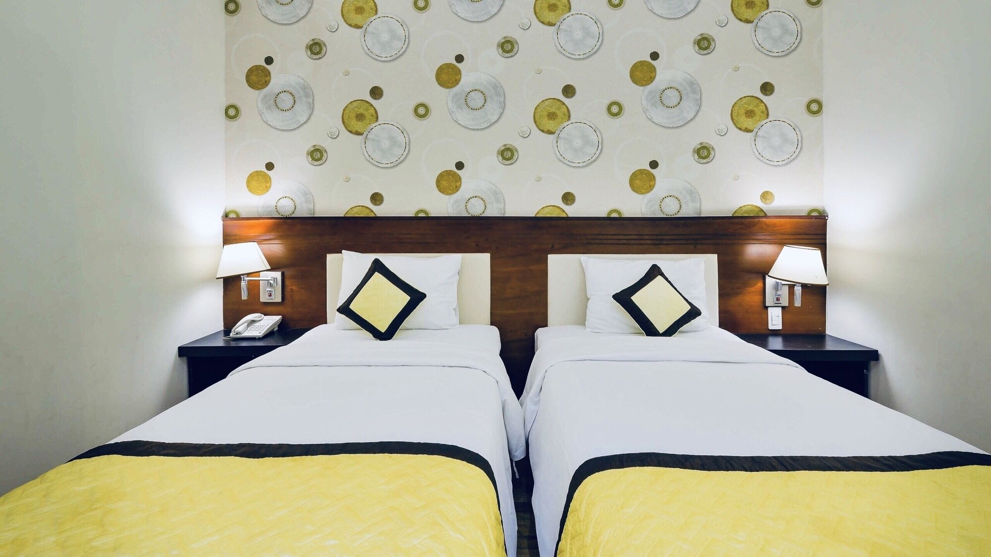 SUPERIOR, TWIN BEDS