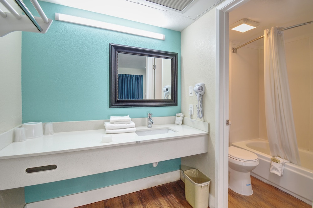 Vagabond Inn Buttonwillow North I-5 38/39