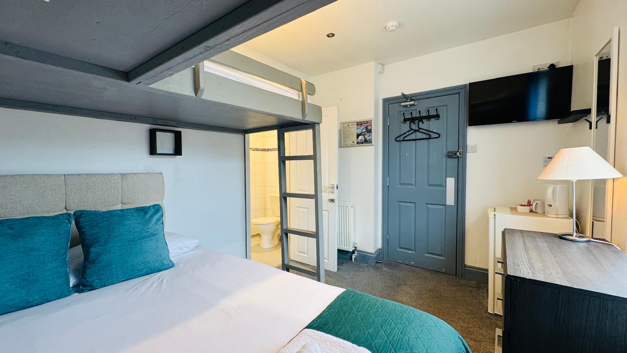 Classic, Triple, 1 Double and 1 Single Bed