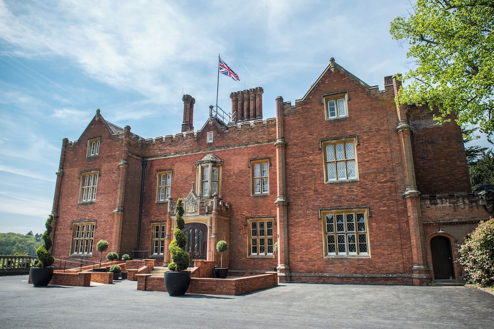De Vere Latimer Estate 1/50
