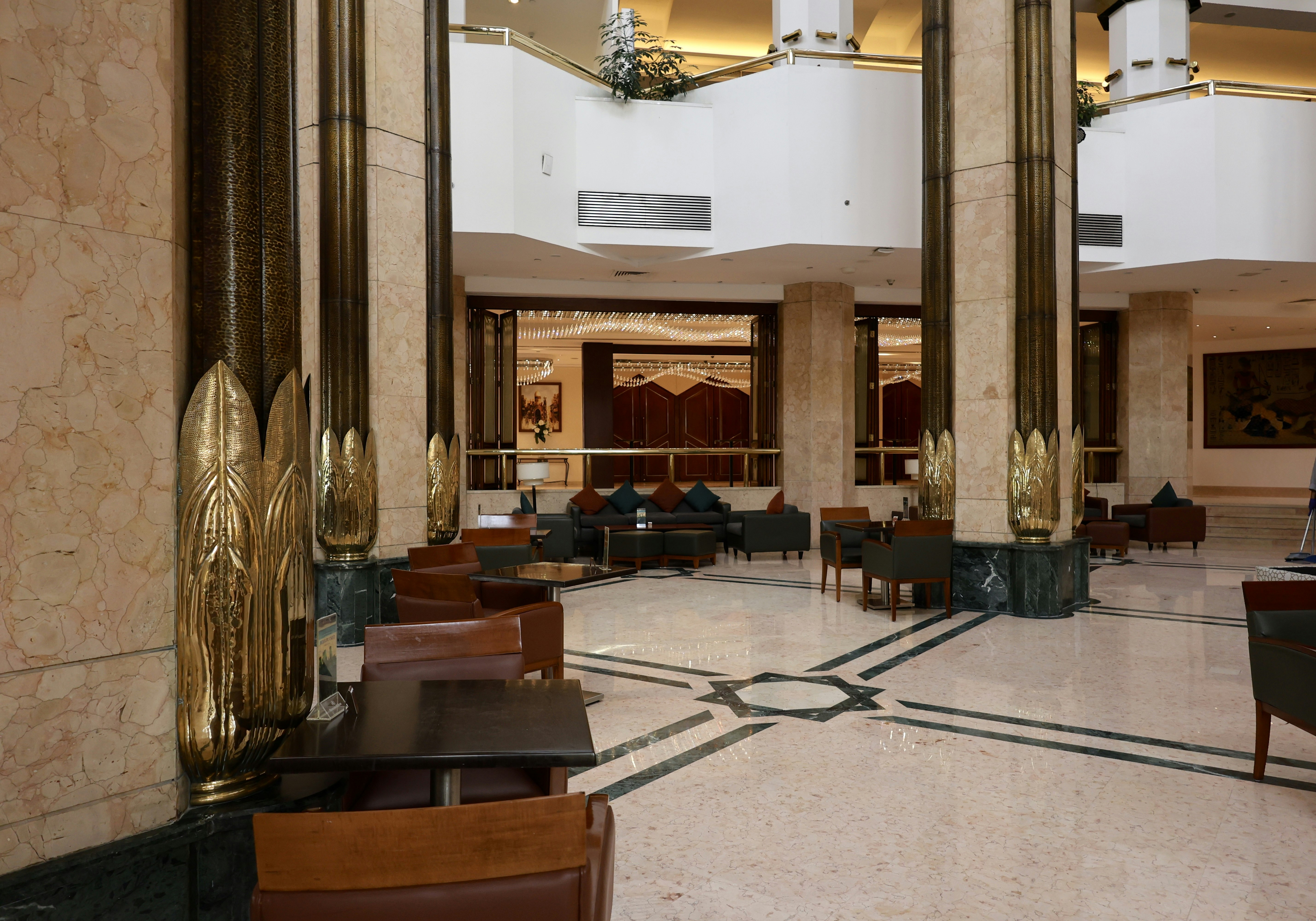 Ramses Hilton Hotel 6/79