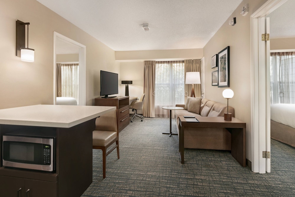 Residence Inn By Marriott West Springfield 21/35