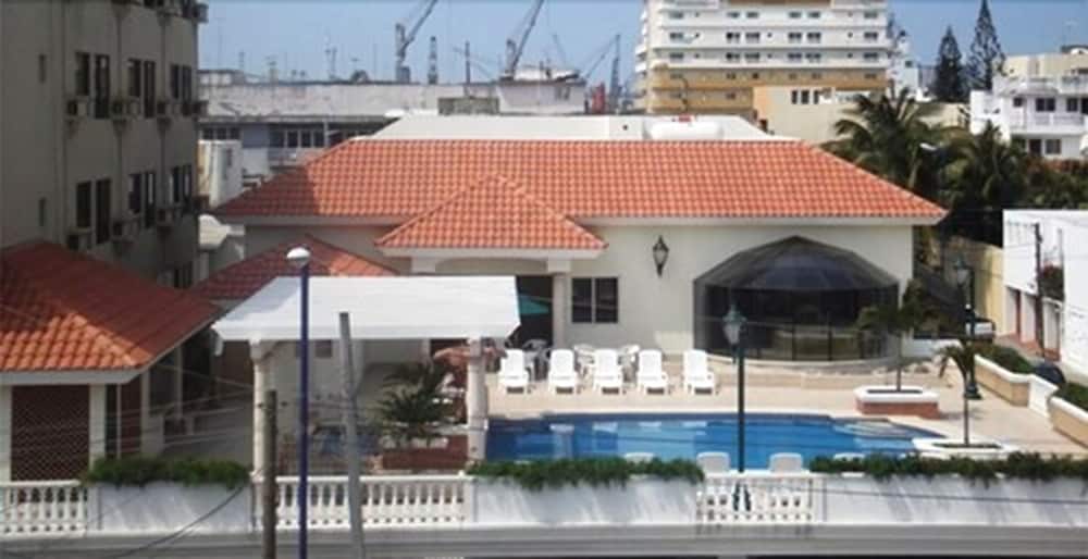 Hotel Baluarte 4/73