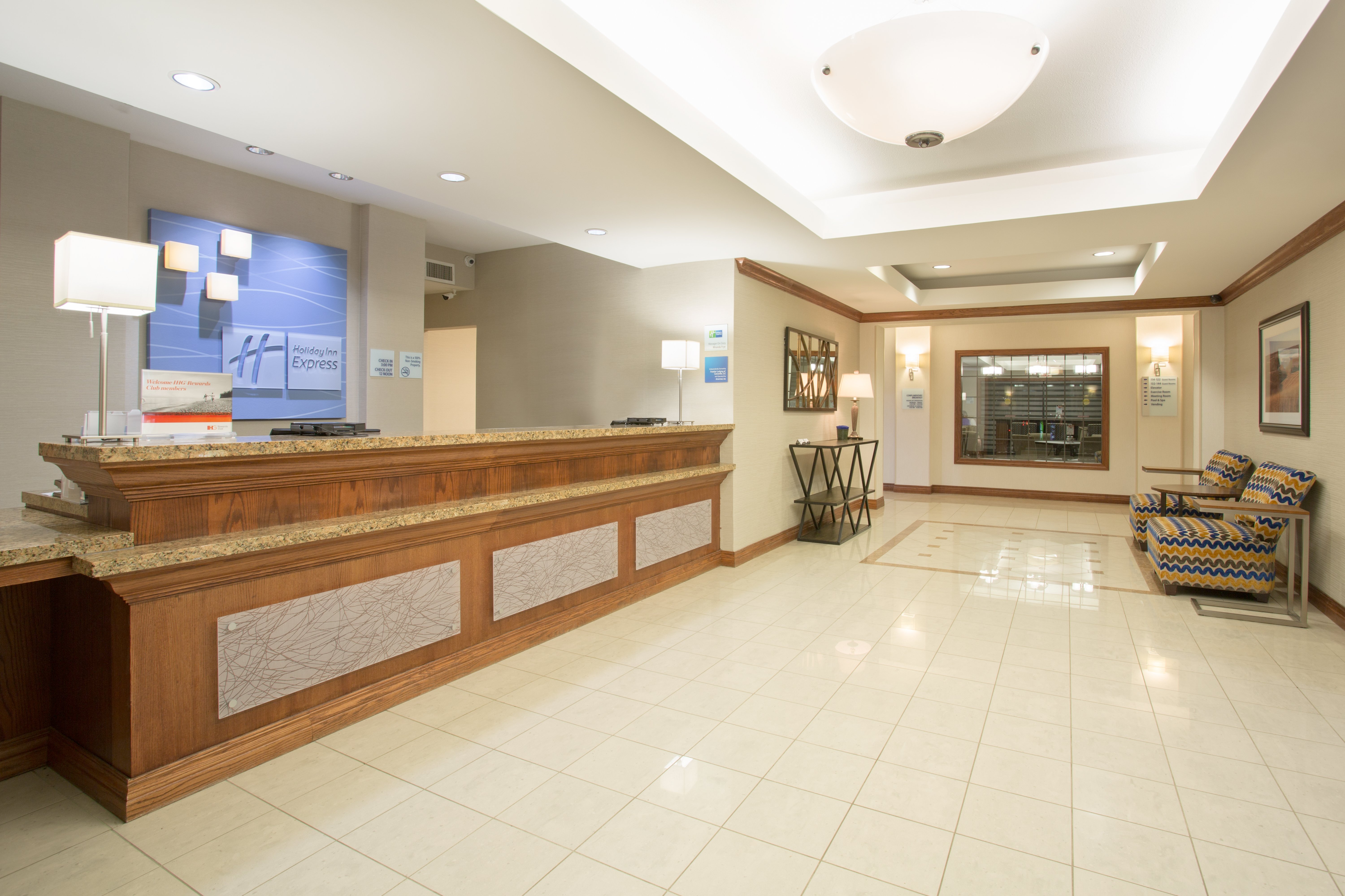 Holiday Inn Express Hotel Suites Concordia Us81 8/59