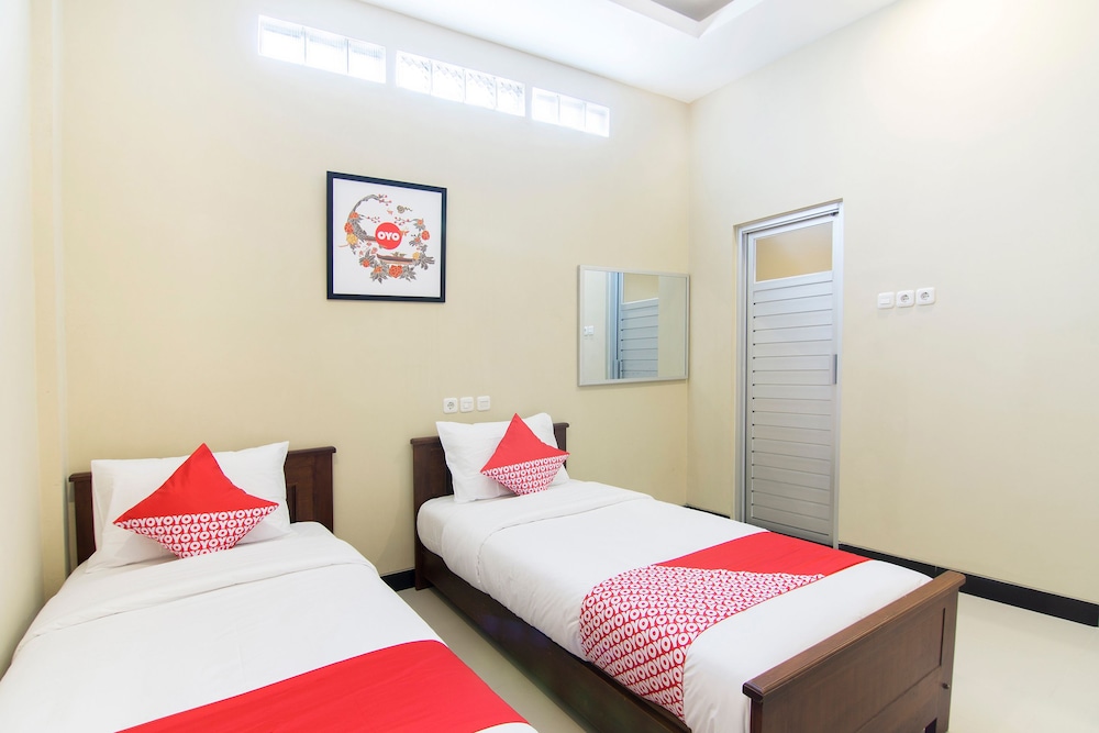 OYO 890 Dewi Fortuna Guest House 7/26