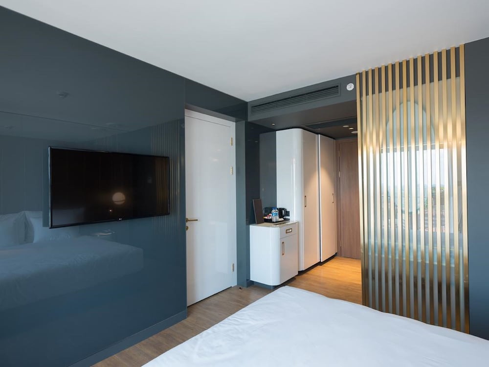 The Craton Hotel 27/71