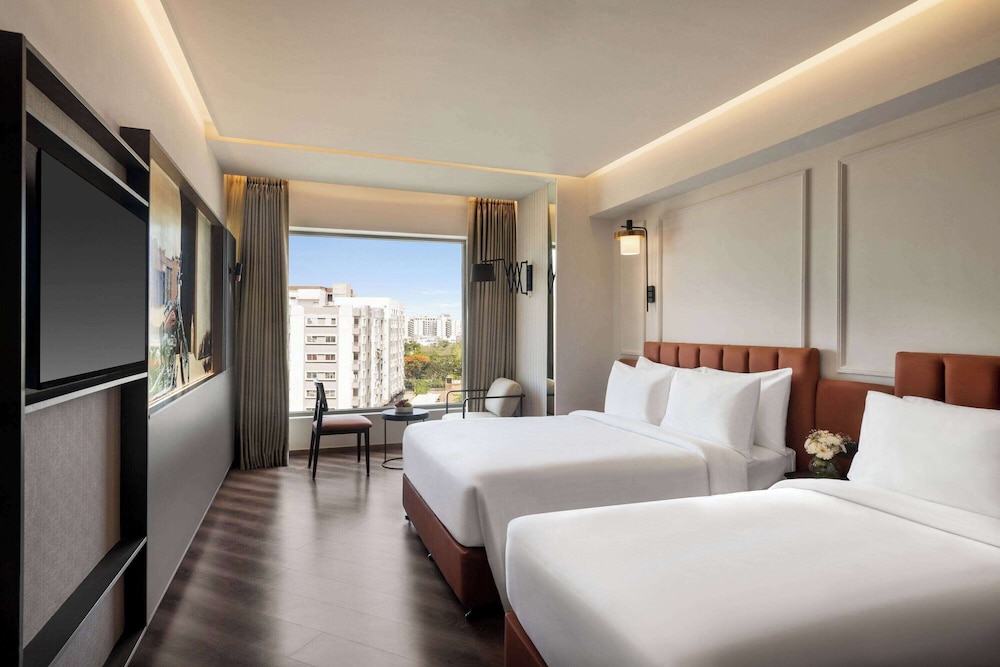 Ramada Encore by Wyndham Indore Nipania 14/44