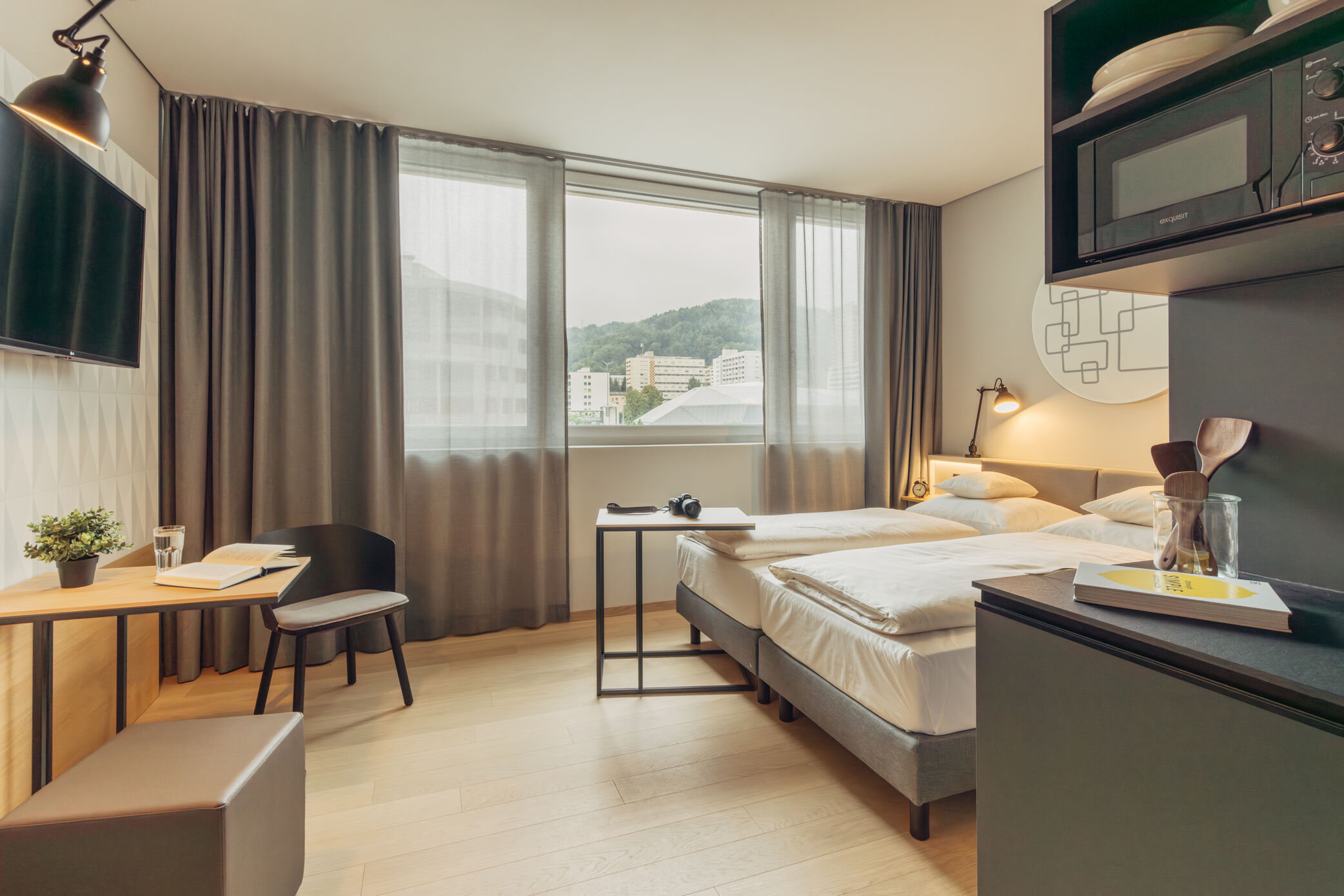 Room at harry's home Zurich Limmattal, SPREITENBACH