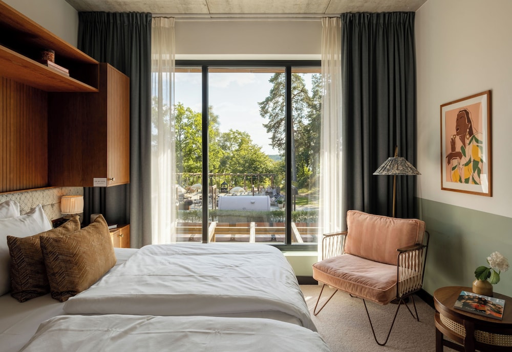 Ellery Beach House 6/45