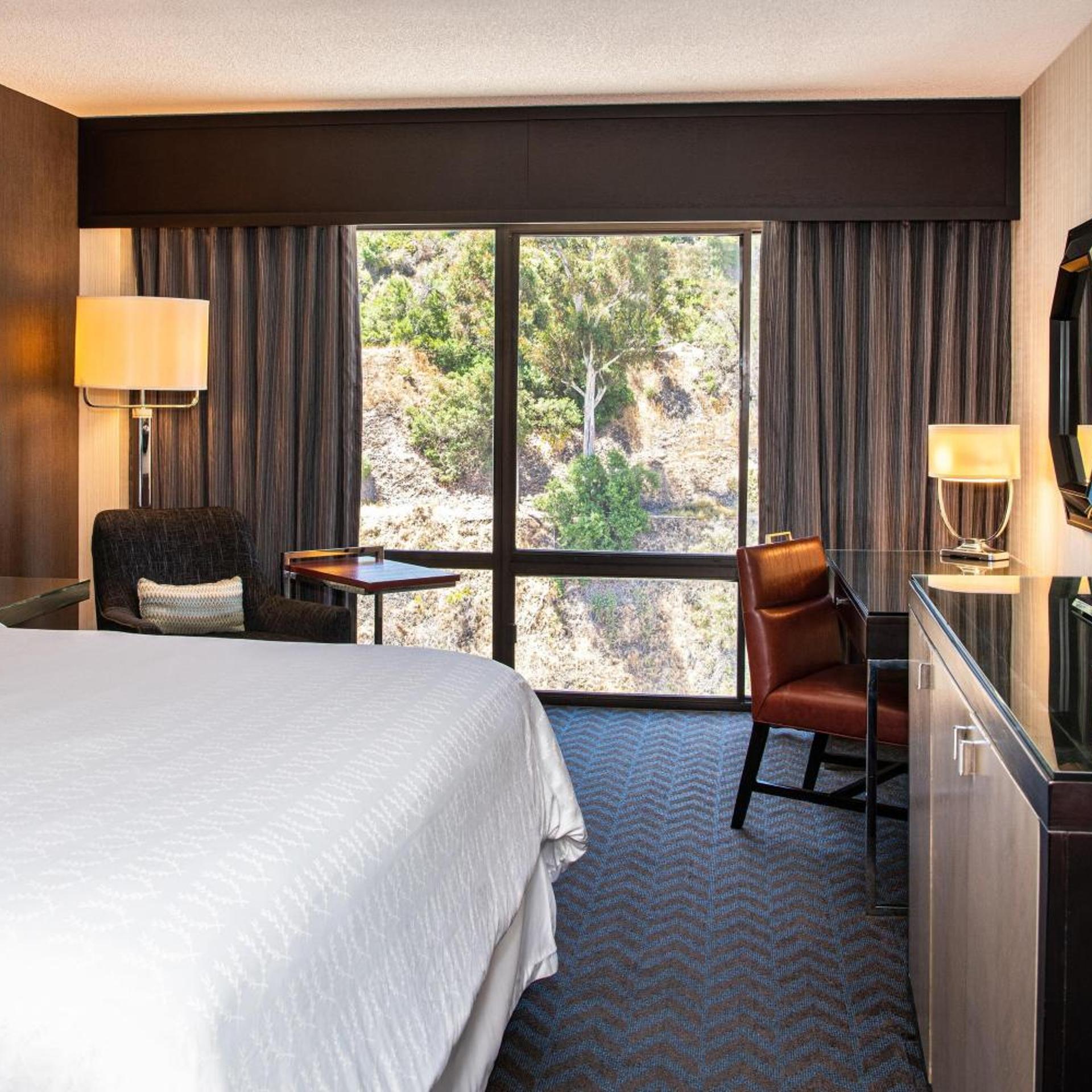 غرفة تقليدية بسرير كينج، Sheraton Mission Valley San Diego 3/9