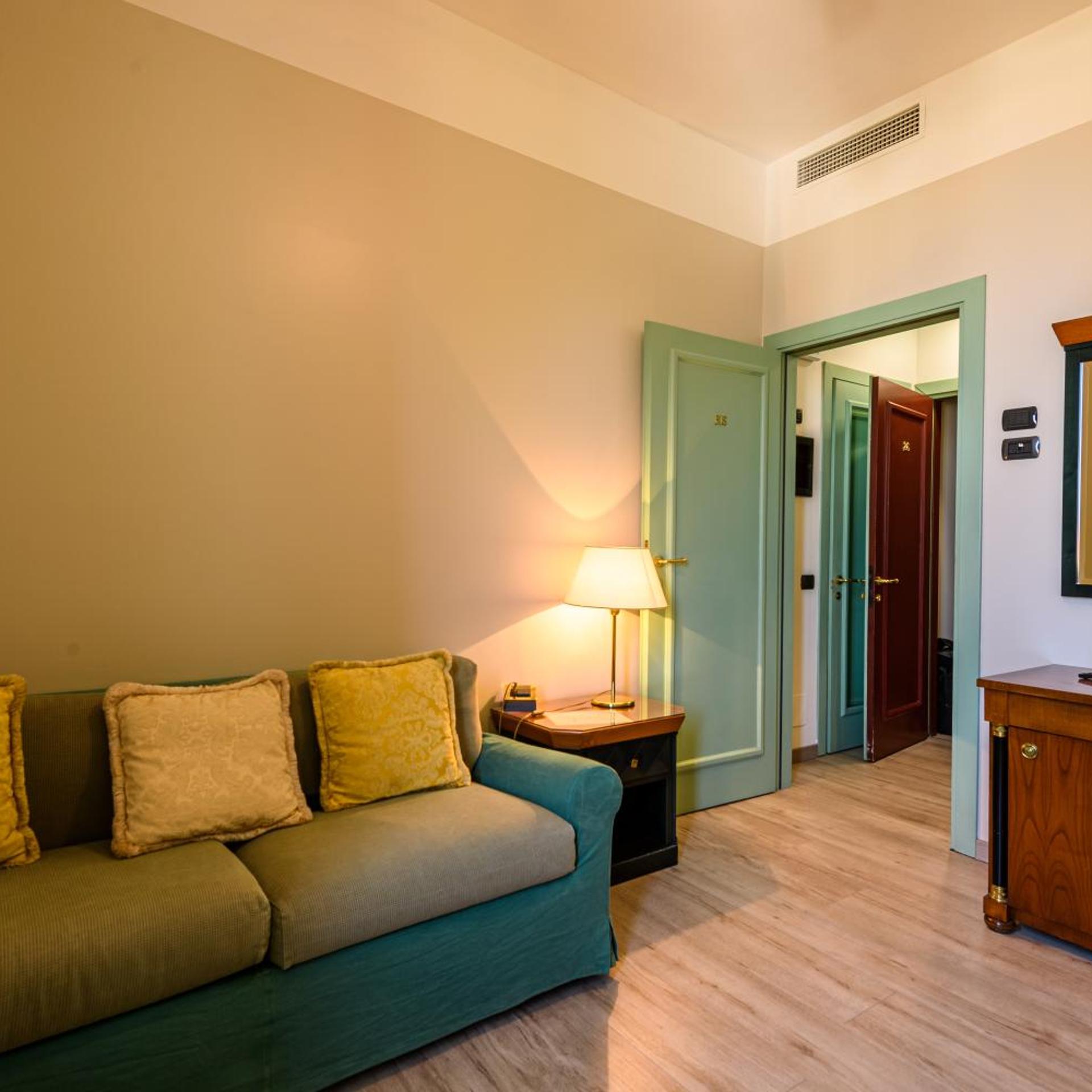 HOTEL VILLA KINZICA 32/53